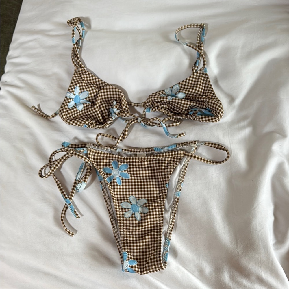 Heavy manners Bambi bikini